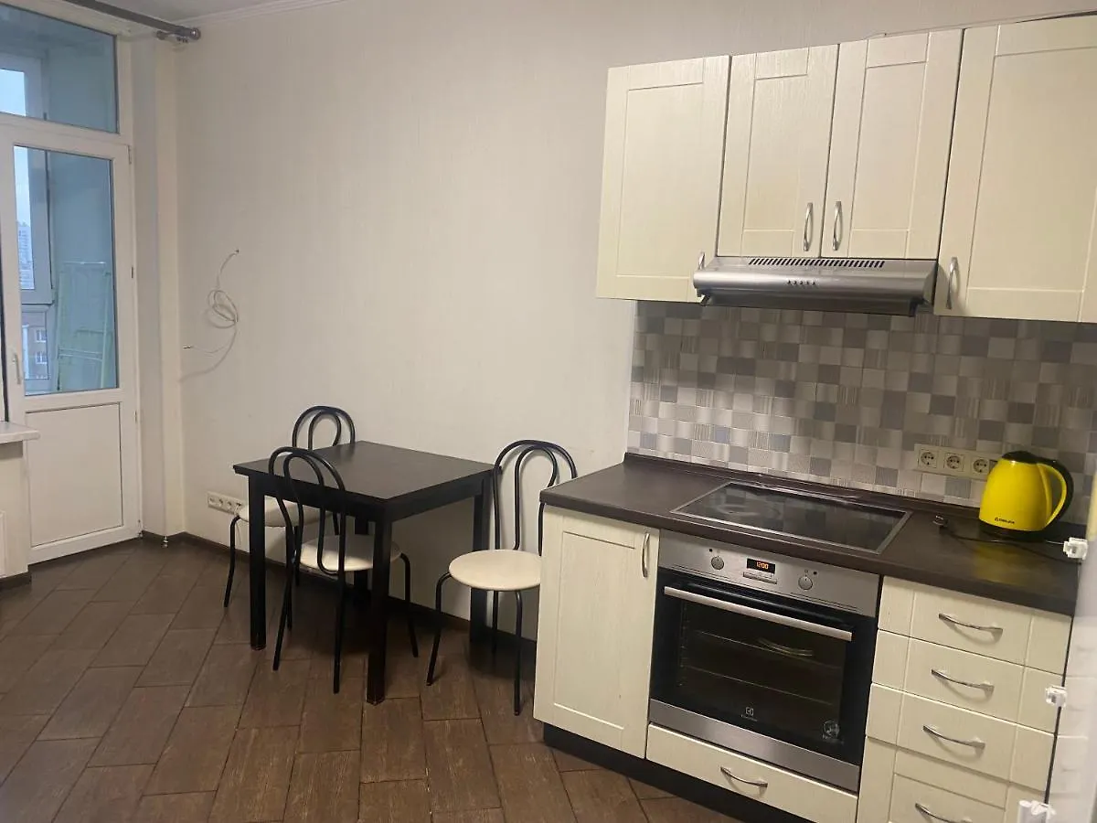 Apartment On Akhmatovoyi 32/18 キエフ