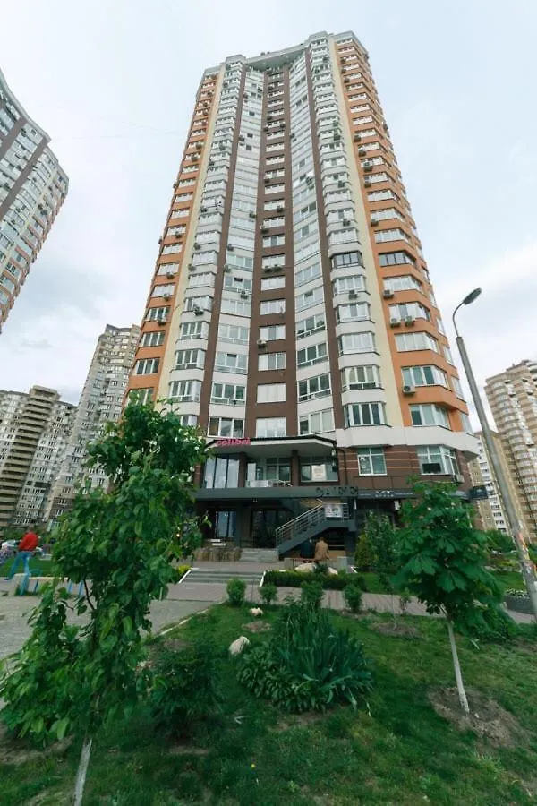 Apartment On Akhmatovoyi 32/18 كييف