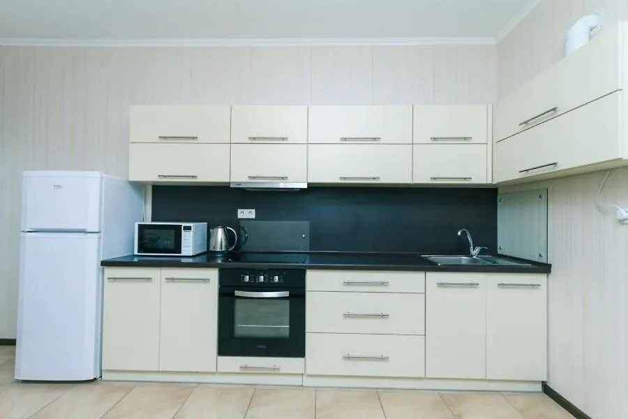Apartment On Akhmatovoyi 32/18 كييف