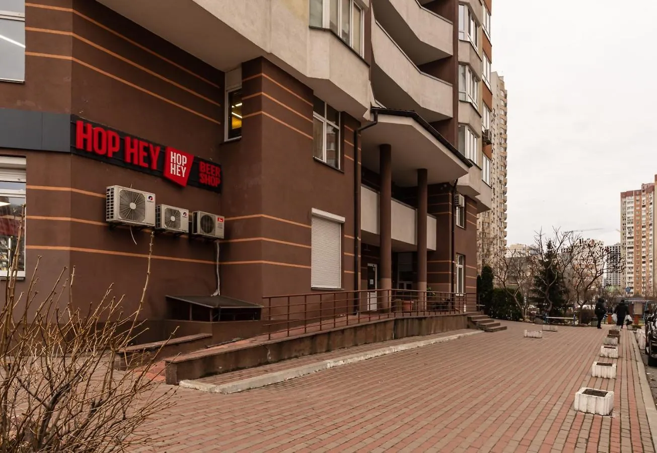 Apartment On Akhmatovoyi 32/18 كييف