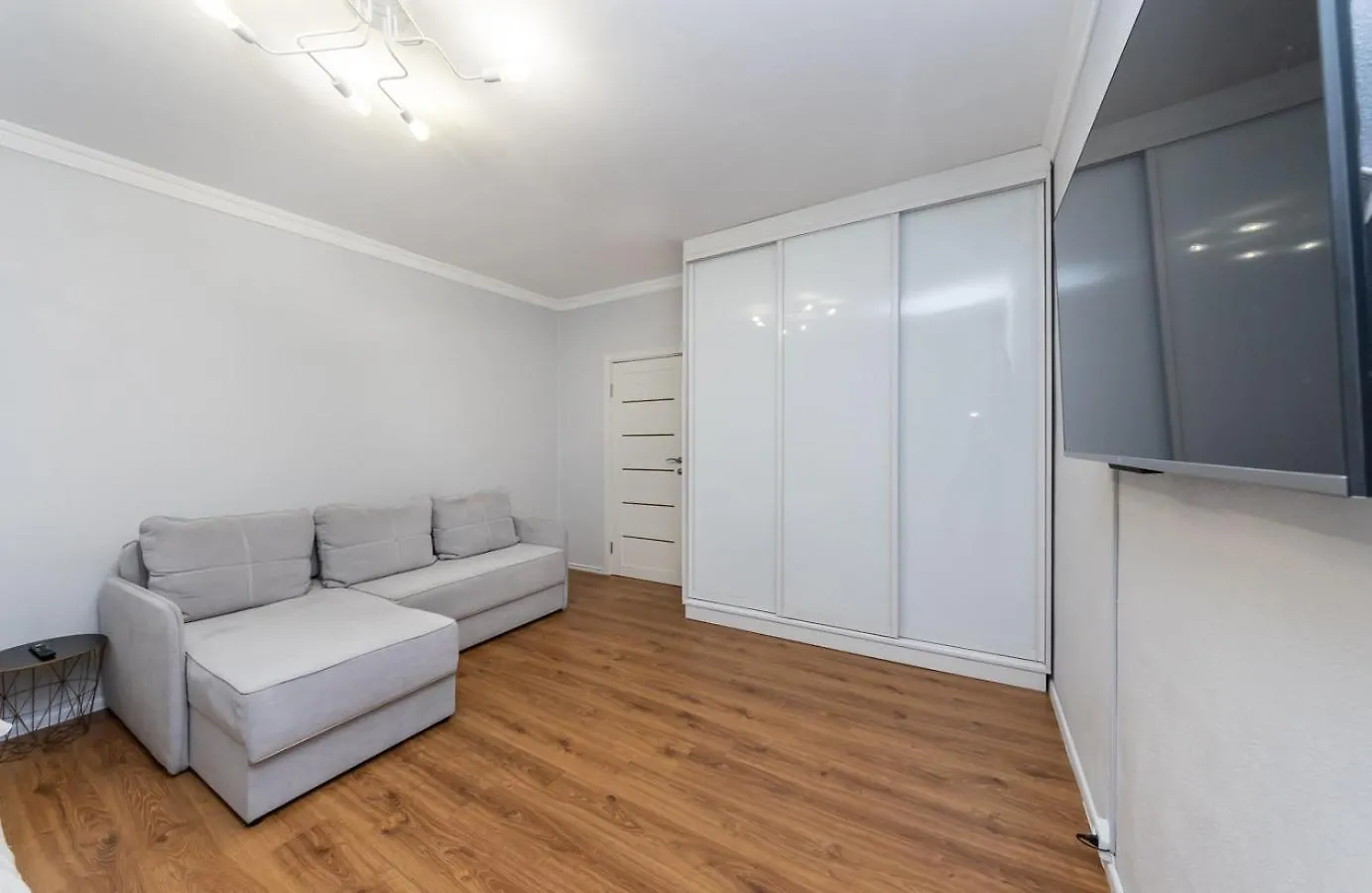 Apartment On Akhmatovoyi 32/18 كييف أوكرانيا