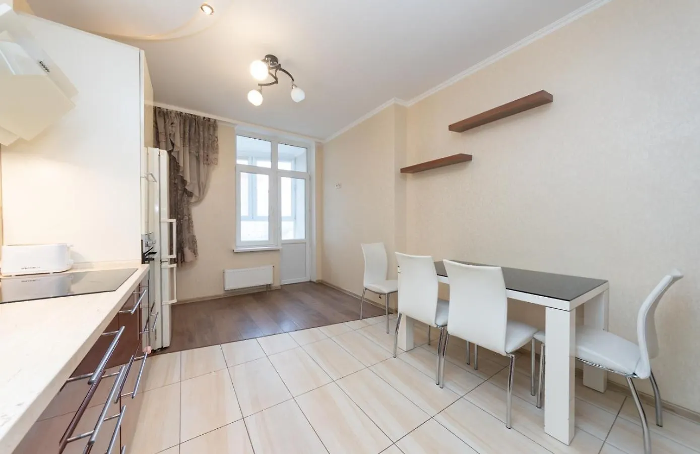 Apartment On Akhmatovoyi 32/18 كييف أوكرانيا