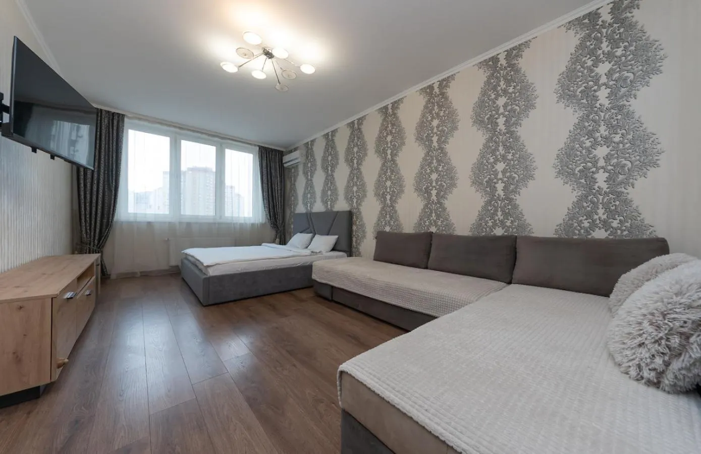 Apartment On Akhmatovoyi 32/18 كييف 0*,  أوكرانيا