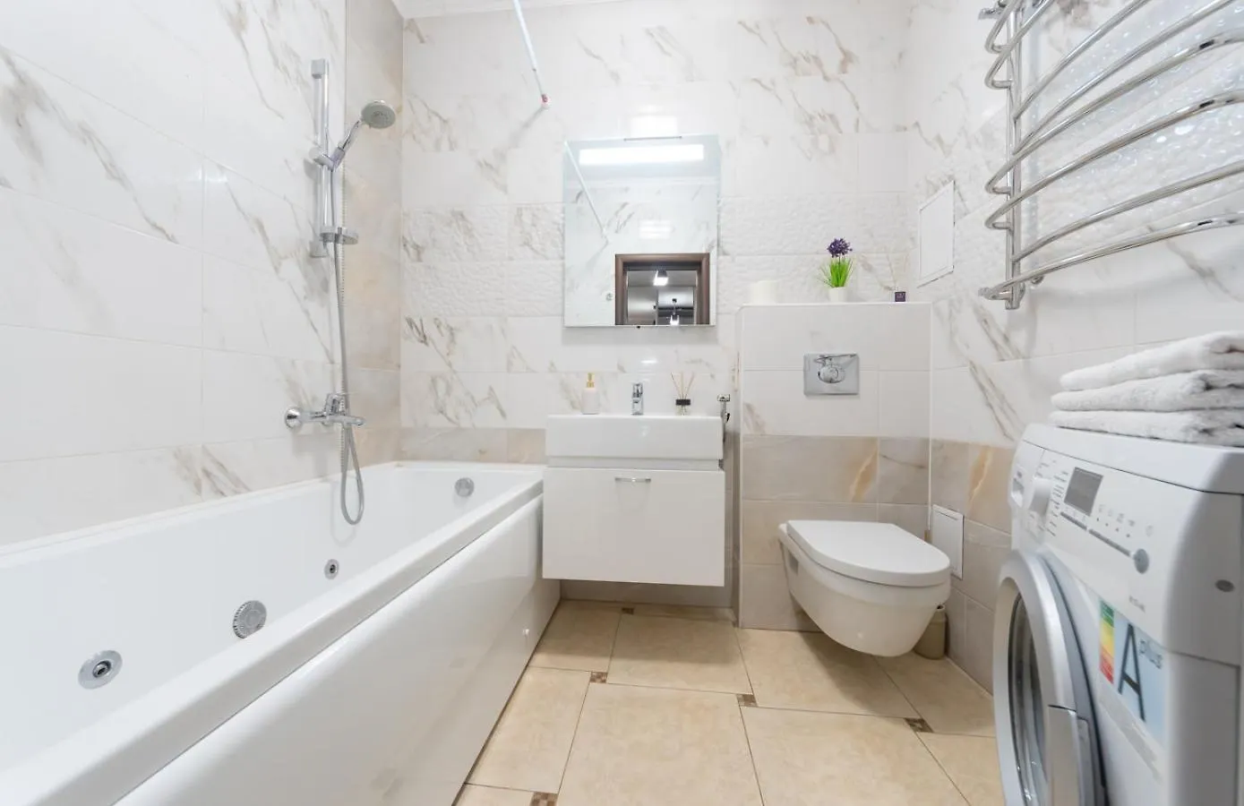 Apartment On Akhmatovoyi 32/18 كييف